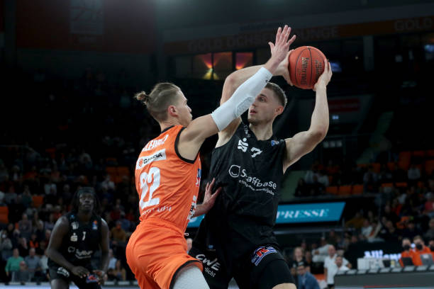 并相信自己 并相信自己